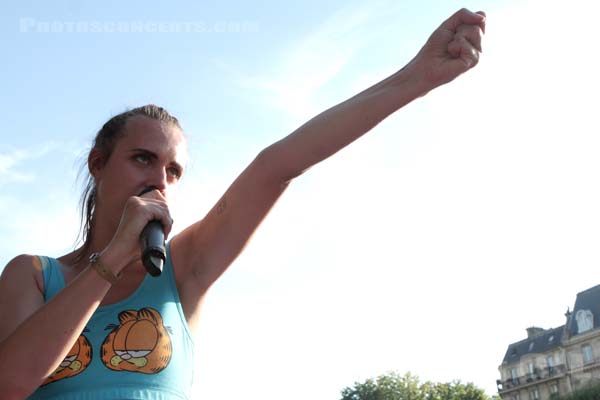 MØ - 2014-07-17 - PARIS - Parvis de l'Hotel de Ville - 